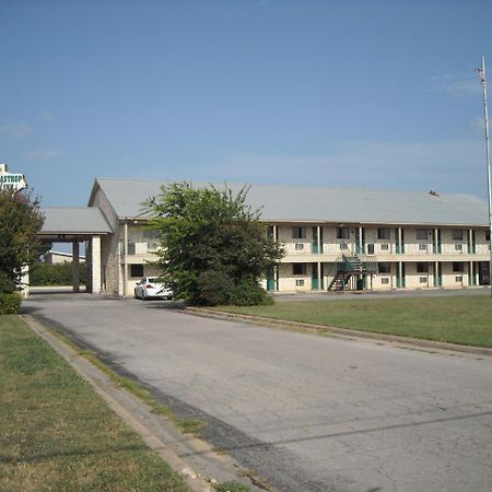 Bastrop Inn מראה חיצוני תמונה