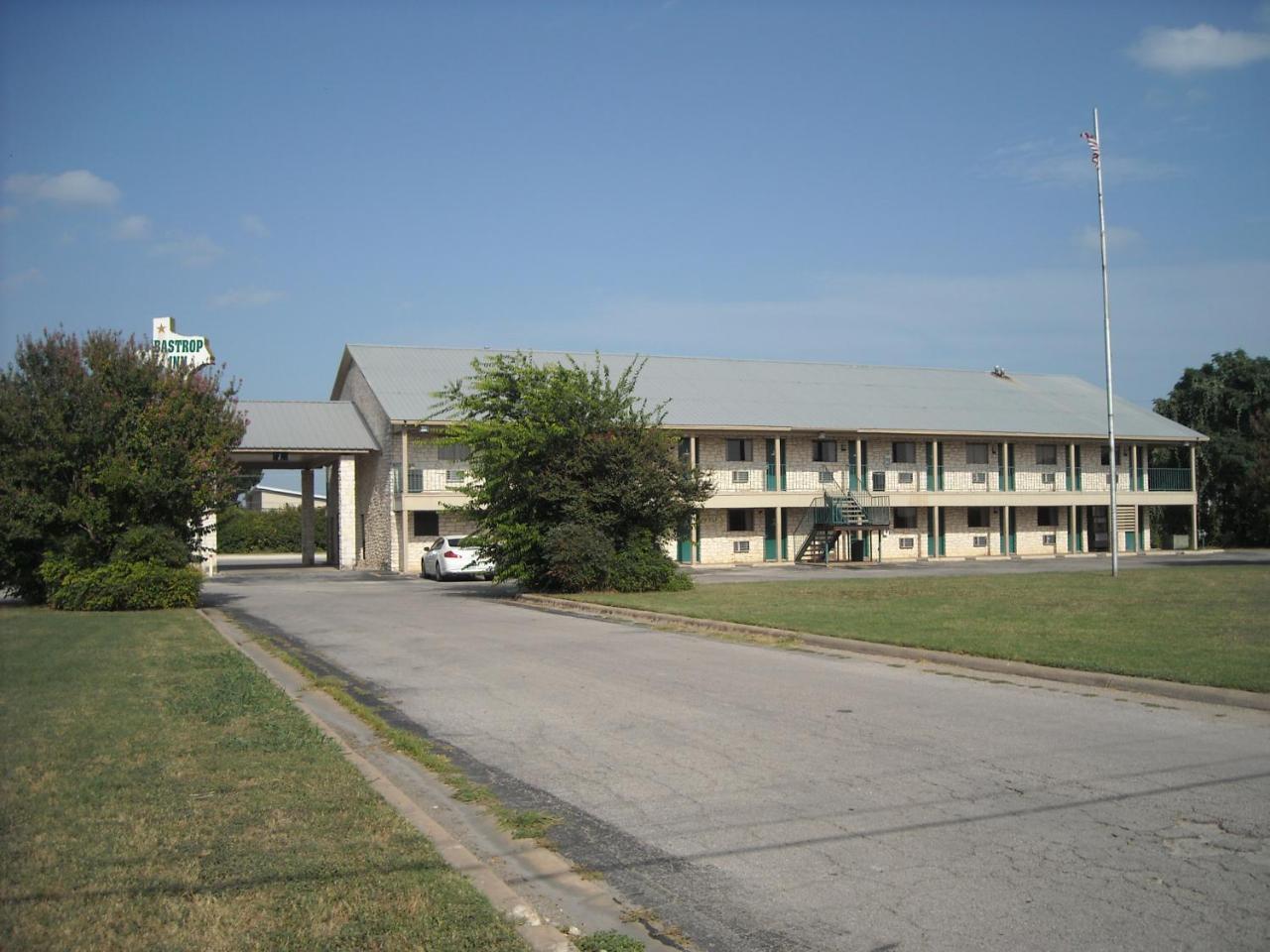 Bastrop Inn מראה חיצוני תמונה